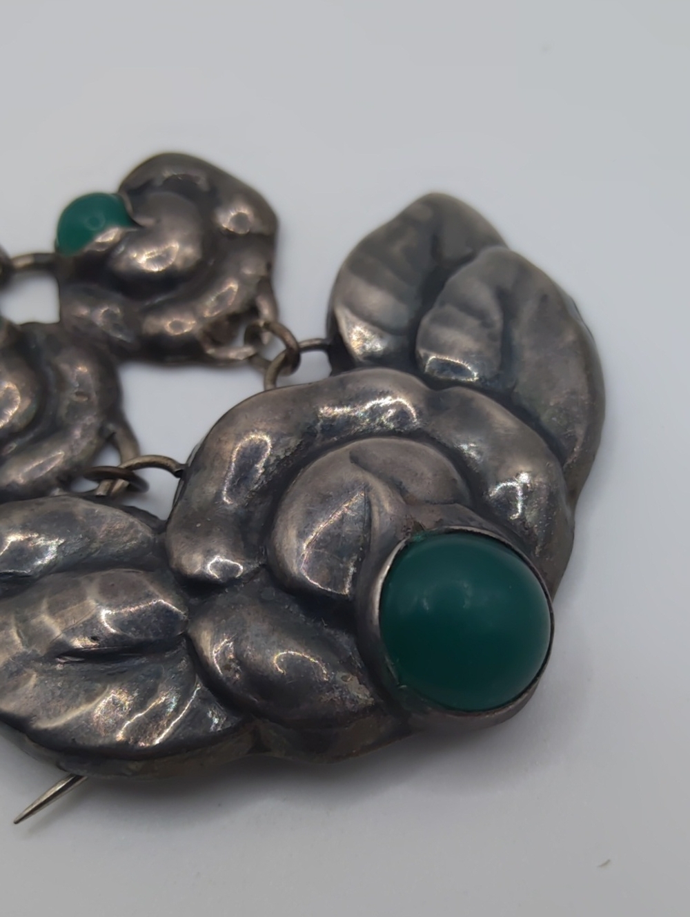 S Jacobsen Danish Skønvirke Art Nouveau Silver and Chrysoprase Brooch - Picture 7 of 9